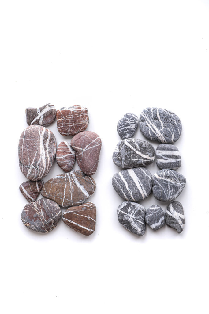 1499 piedras rayas